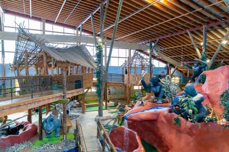 old pro 136th st indoor 040425 52 450x300