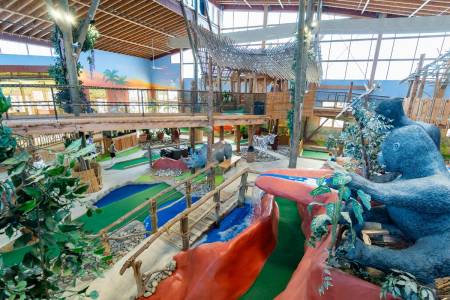 old pro 136th st indoor 040425 53 450x300