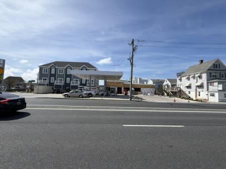 New retail near Route 50 bridge