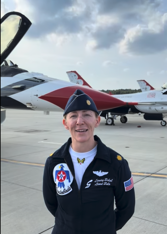 Thunderbirds’ Lead Solo Brings Inspiration to Ocean City Air Show